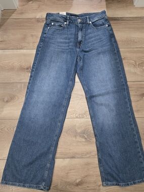 Aeropostale Women's Relaxed Wide-Leg Jeans in Medium Blue